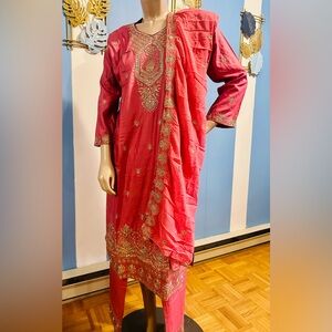 Elegant Pink Embroidered Kurta / Salwar Kameez
